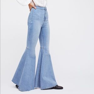 FREE PEOPLE FLARE JEANS